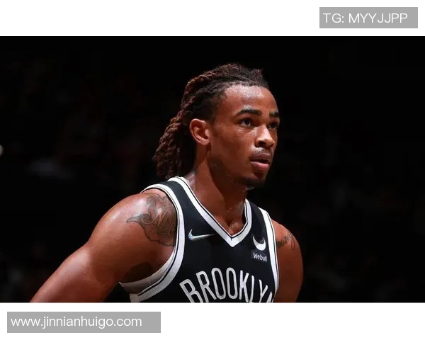 克拉克斯顿上半场表现惊艳7投5中砍下11分8篮板外线命中率完美 克拉克斯顿上半场表现惊艳7投5中砍下11分8篮板外线命中率完美