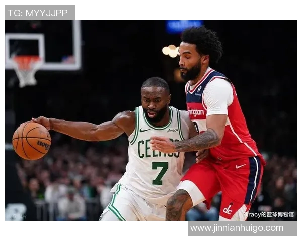 小米切尔助攻12次展现控卫实力努力帮助队友轻松得分 小米切尔助攻12次展现控卫实力努力帮助队友轻松得分