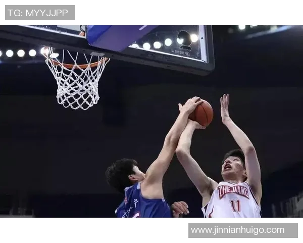 余嘉豪社媒热议杨瀚森NBA首扣篮瞬间引发球迷热烈讨论