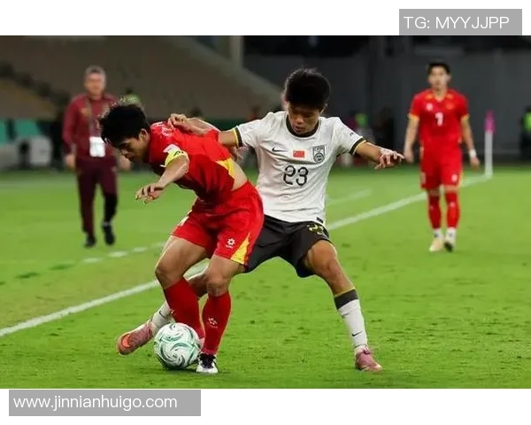 杨希与蒯纪闻社媒互动引发加盟海港猜想蒯纪闻回应上海港问题